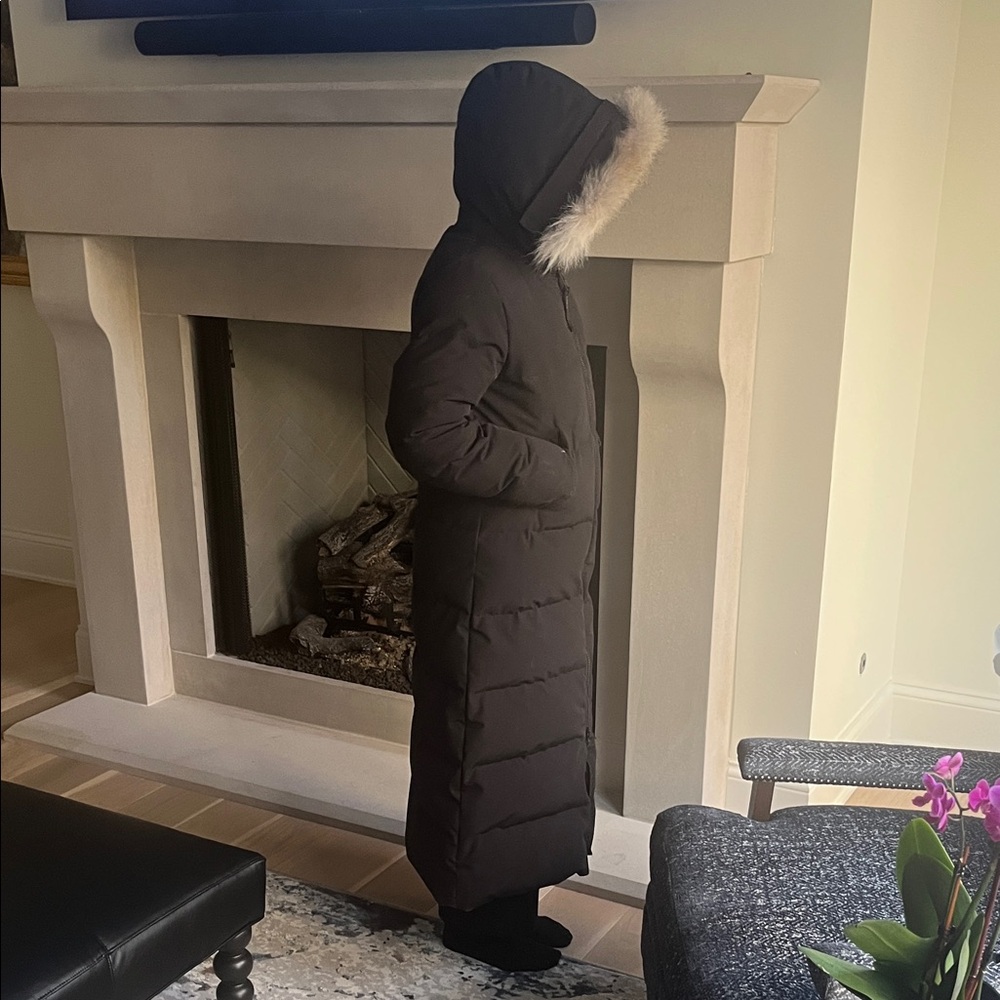 Canada Goose Women’s Dark Jacket - Picture 6 of 16